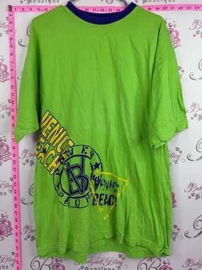 VENICE BEACH T-shirt vintage Lime Green Short Sleeve Graphic Tee with Navy Trim